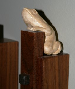Custom - Frog carving